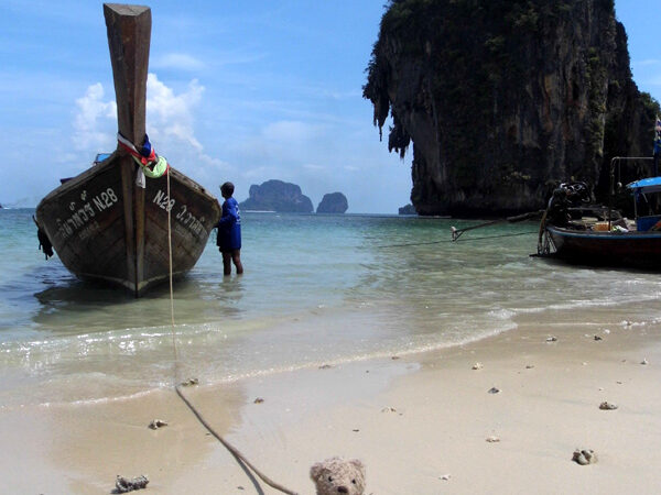 gulliver, phranang beach, railay, ao nang, thailand, longtail boat