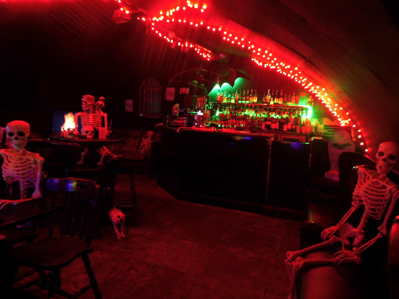 banshee labyrinth, skeletons, most haunted pub in scotland, edinburgh