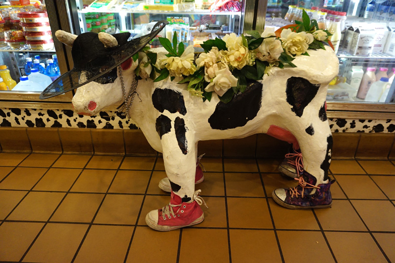 Pike Place Creamery cow, Pike Place, Seattle, USA