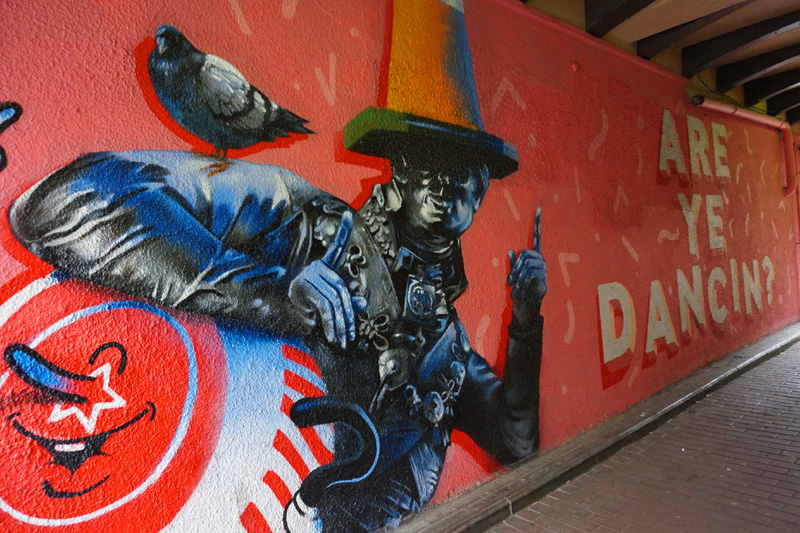Duke of Wellington & pigeon street art with 