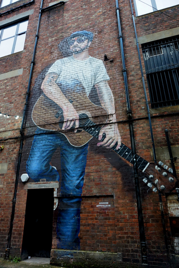 The musician street art, Glasgow, Scotland