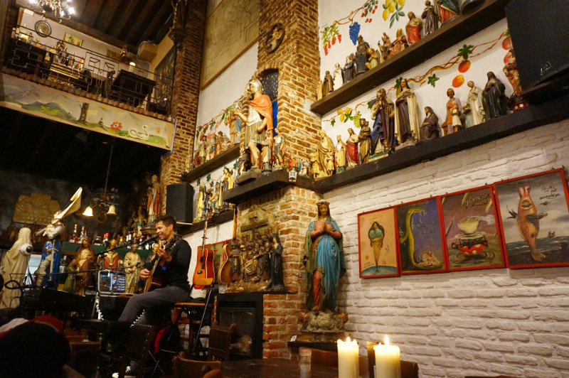 Dinner and music at Het Elfde Gebot, Antwerp, Belgium