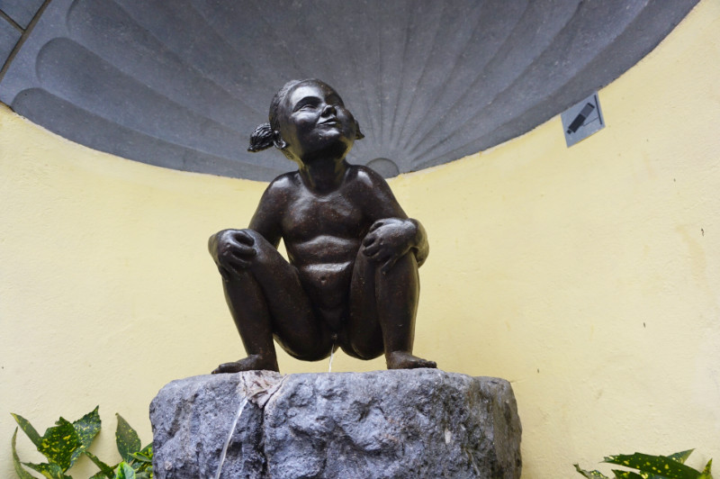Jeanneke Pis, Brussels, Belgium