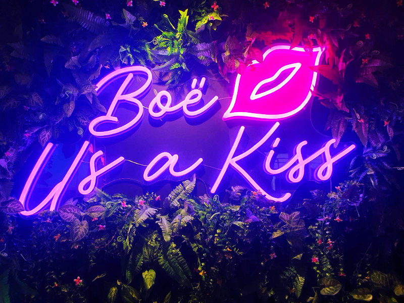 Boe sign saying "boe us a kiss", South Queensferry