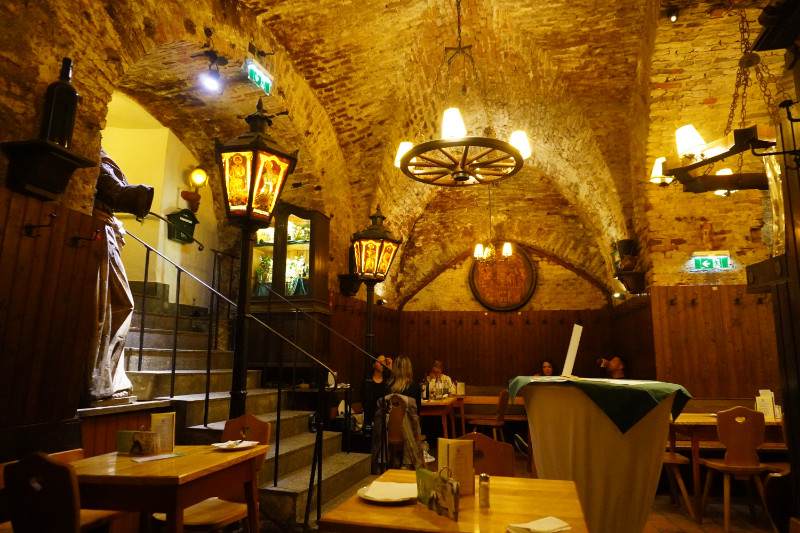 Zwolf Apostelkeller, Vienna, Austria